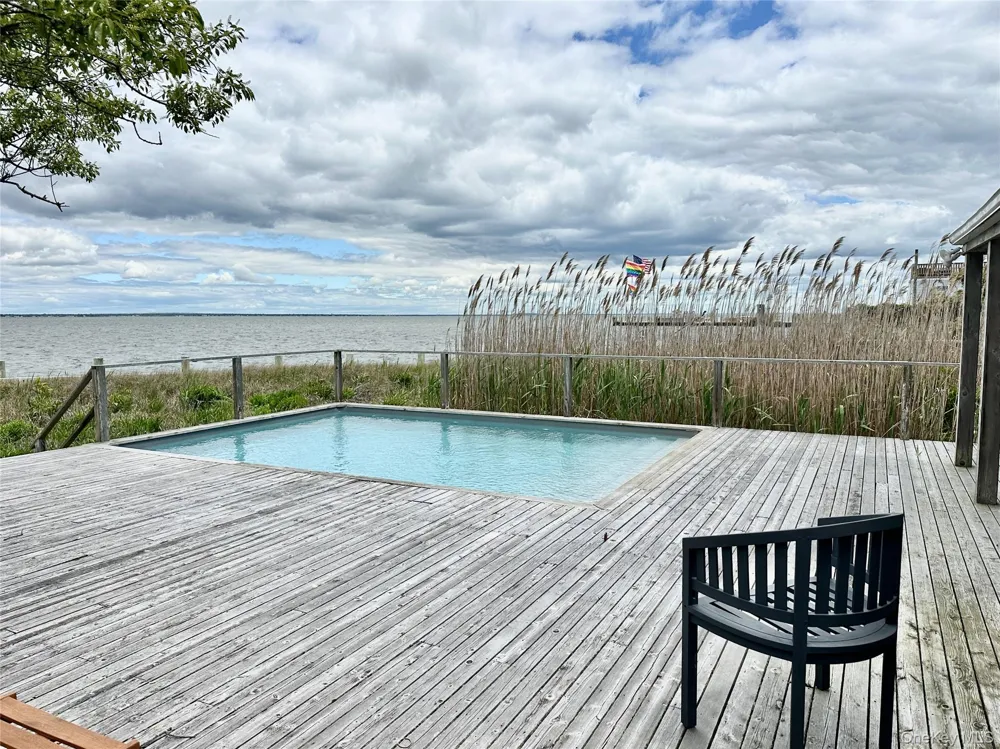 209 Bayview Walk Cherry Grove, NY 11782