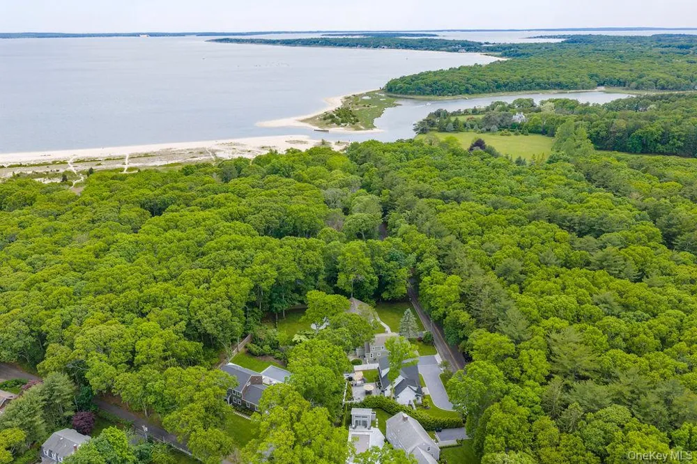 4525 S Harbor Road Southold, NY 11971