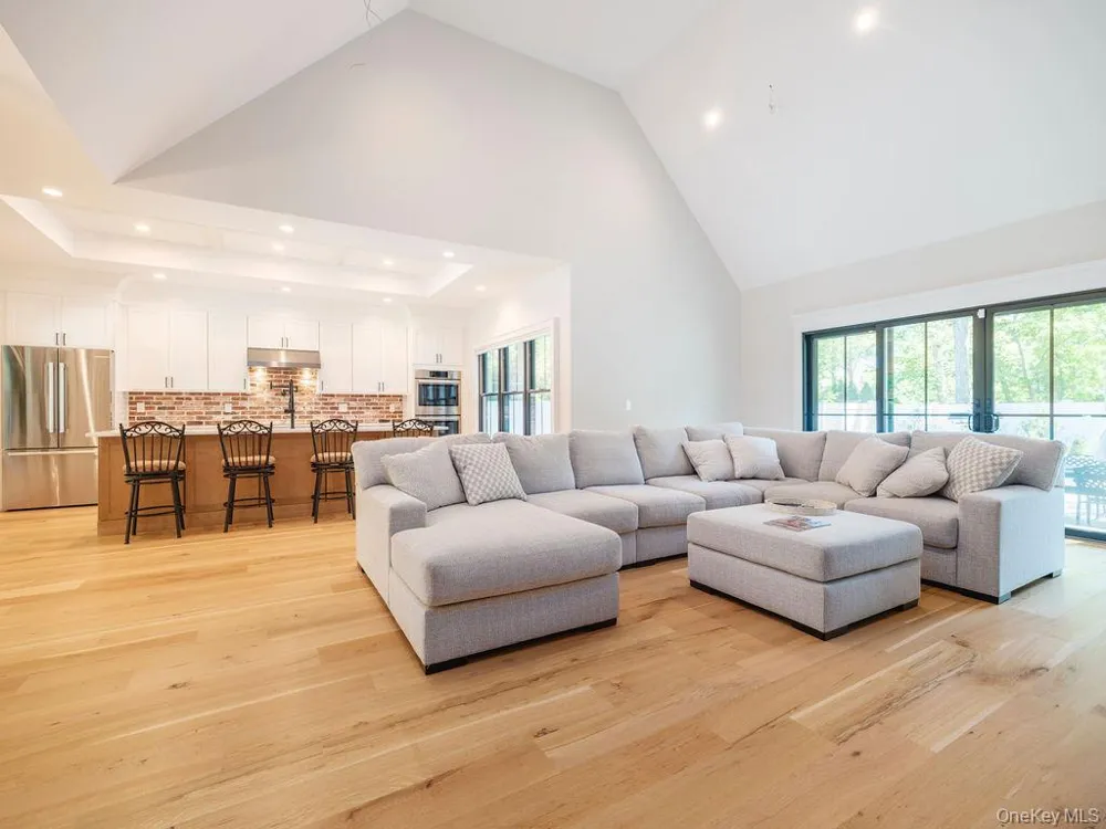 4525 S Harbor Road Southold, NY 11971