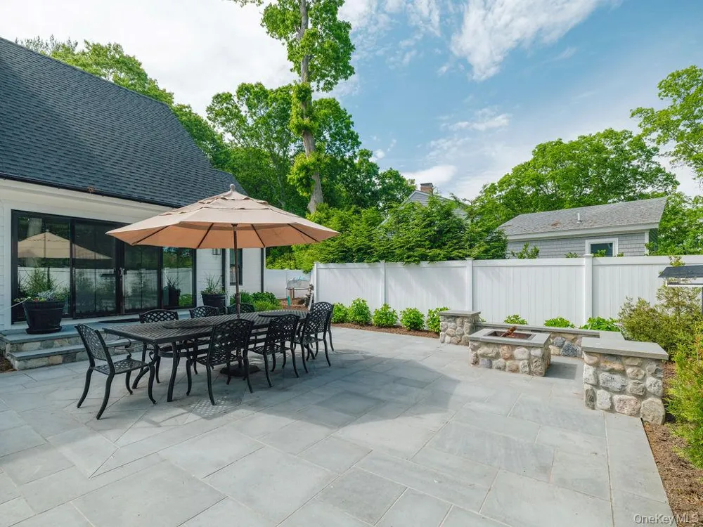 4525 S Harbor Road Southold, NY 11971
