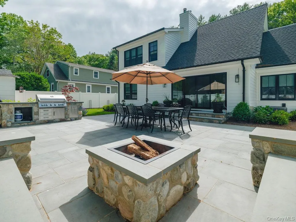 4525 S Harbor Road Southold, NY 11971