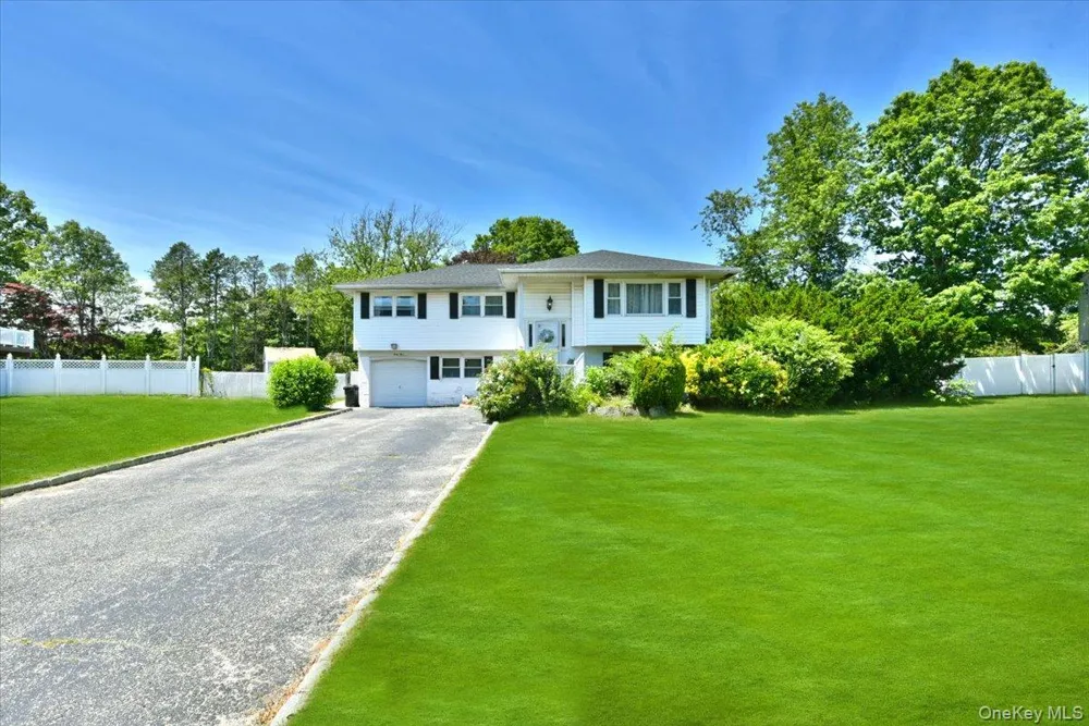 44 Peppermint Road Commack, NY 11725