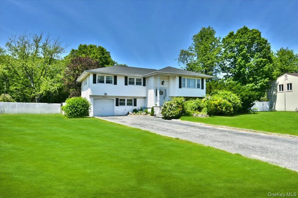44 Peppermint Road Commack, NY 11725