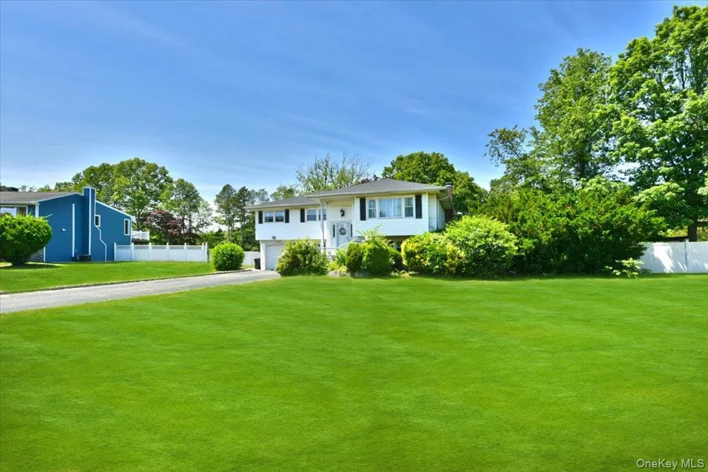 44 Peppermint Road Commack, NY 11725