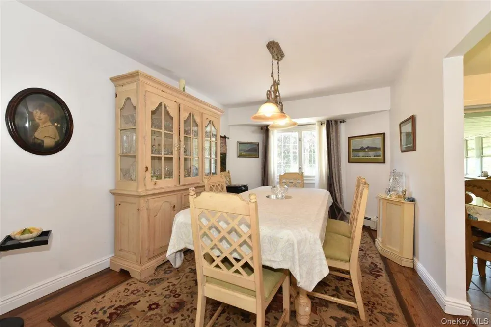 44 Peppermint Road Commack, NY 11725
