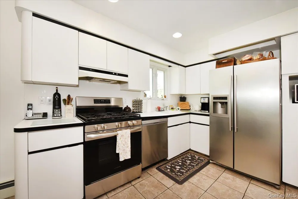 44 Peppermint Road Commack, NY 11725