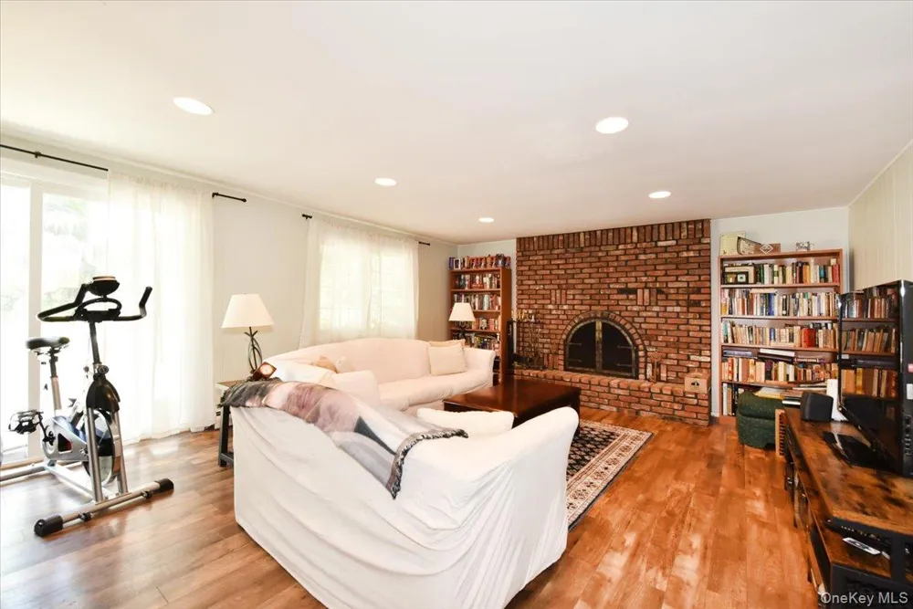 44 Peppermint Road Commack, NY 11725