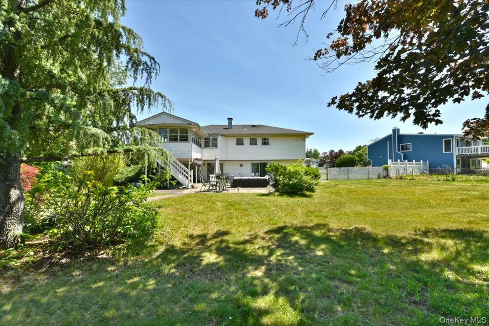 44 Peppermint Road Commack, NY 11725