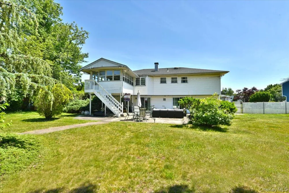44 Peppermint Road Commack, NY 11725