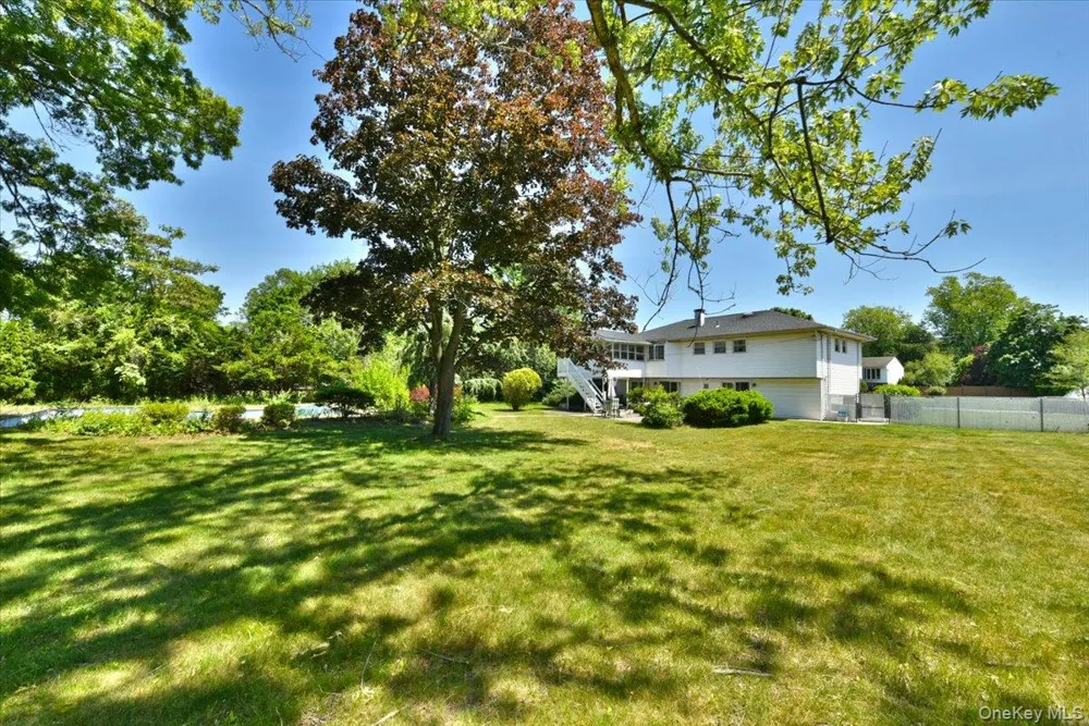 44 Peppermint Road Commack, NY 11725