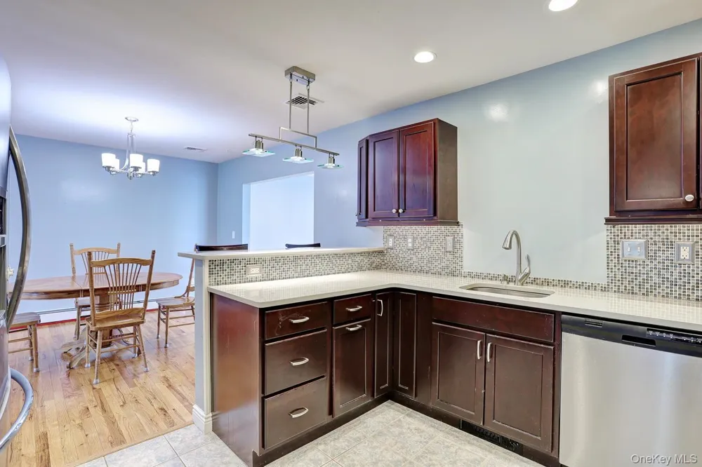 6 Hemlock Lane Thiells, NY 10984