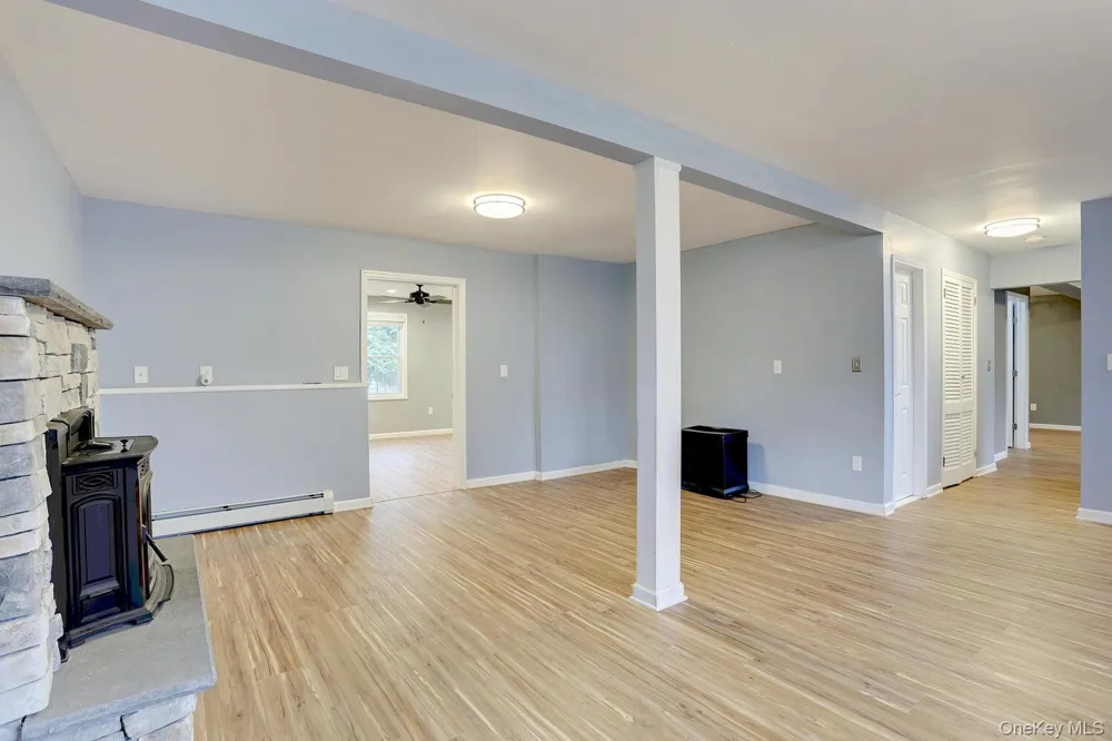 6 Hemlock Lane Thiells, NY 10984