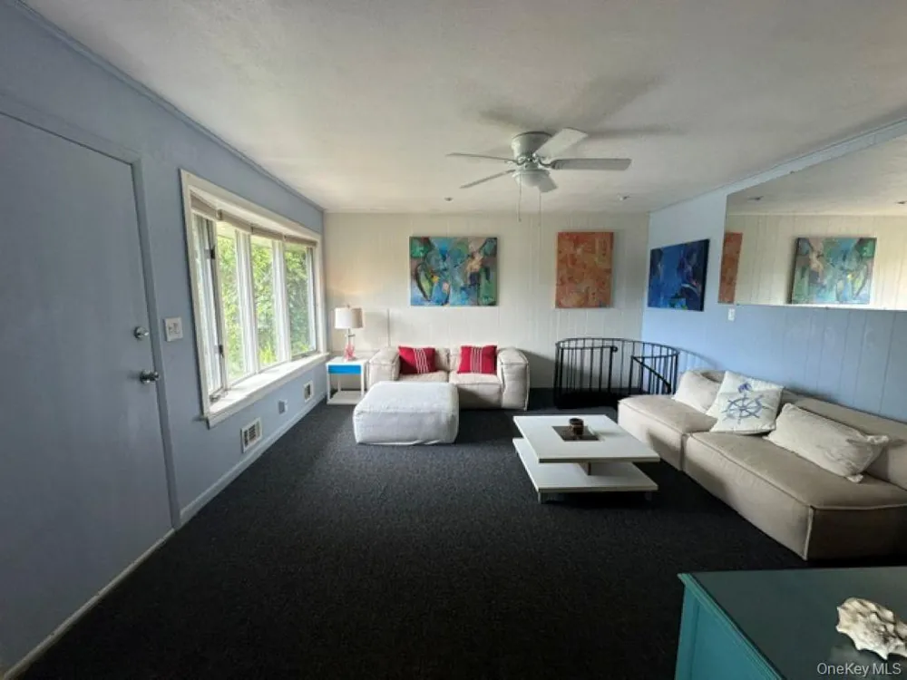 3 Windmill Lane Hampton Bays, NY 11946