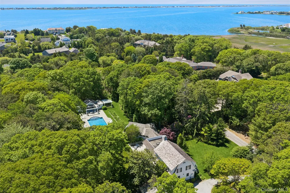 18 Jagger Lane Westhampton, NY 11977