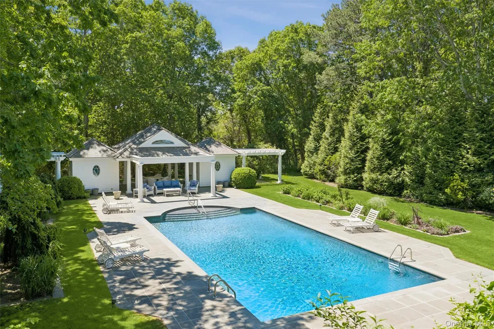 18 Jagger Lane Westhampton, NY 11977