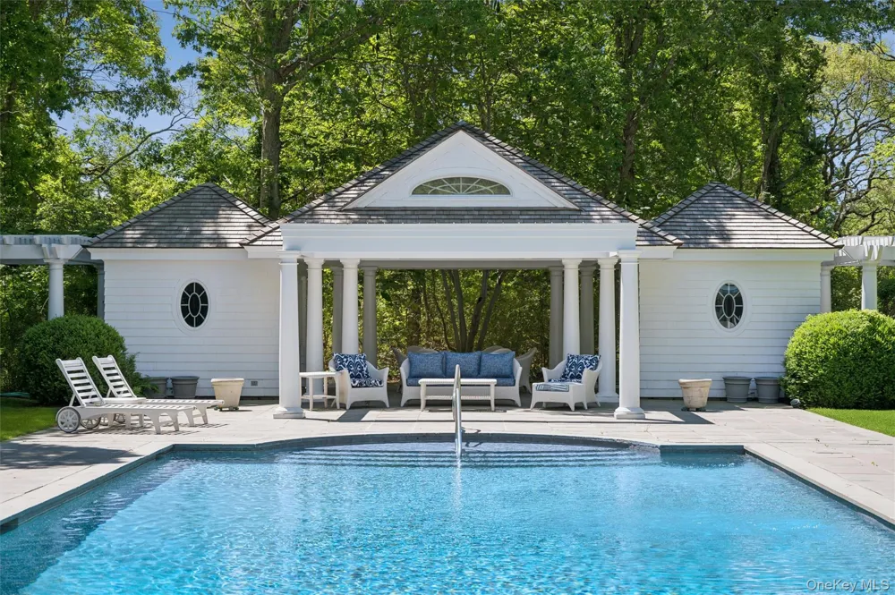 18 Jagger Lane Westhampton, NY 11977
