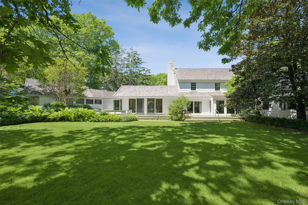 18 Jagger Lane Westhampton, NY 11977