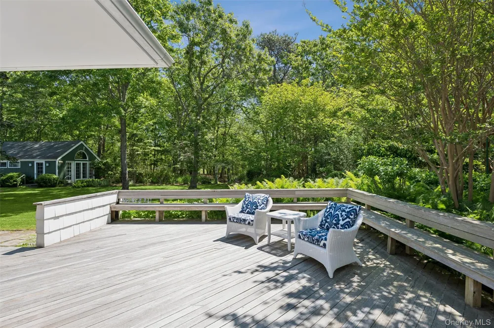 18 Jagger Lane Westhampton, NY 11977