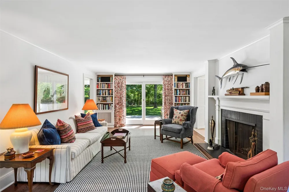 18 Jagger Lane Westhampton, NY 11977
