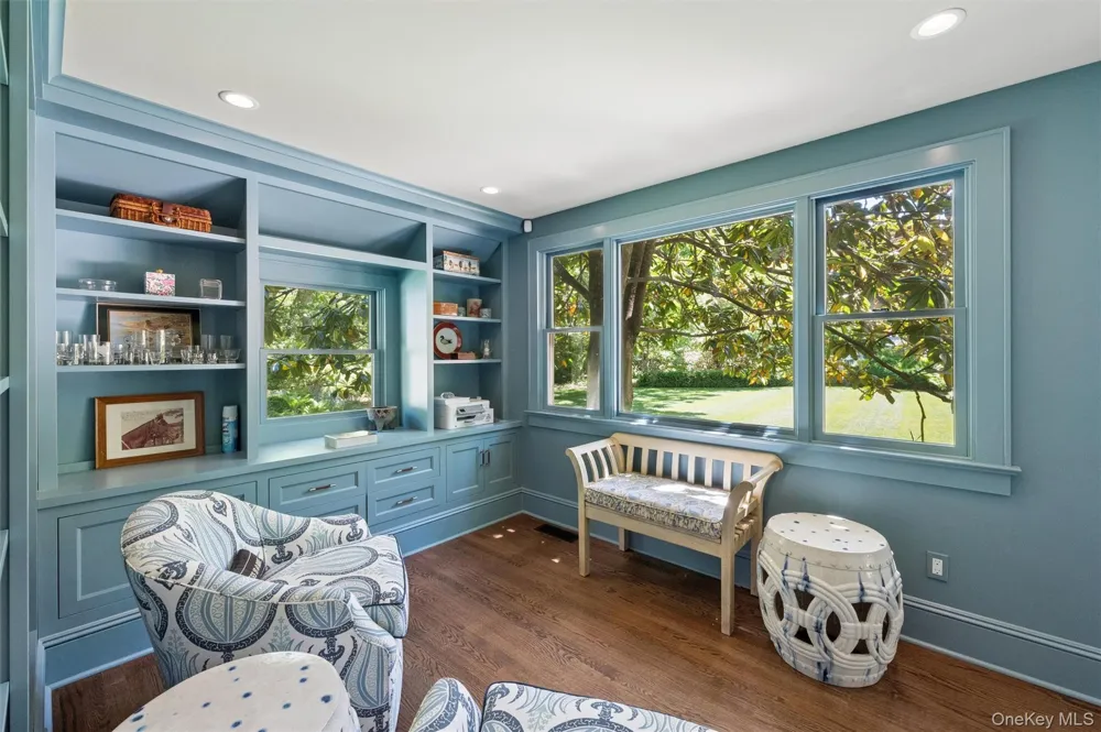 18 Jagger Lane Westhampton, NY 11977