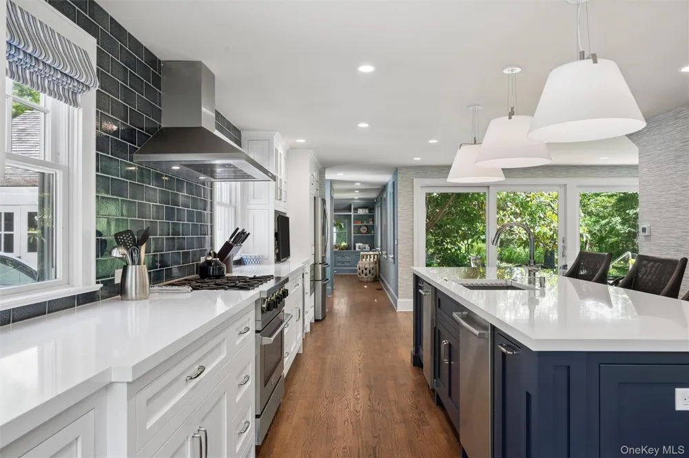 18 Jagger Lane Westhampton, NY 11977