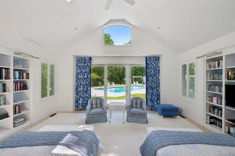 18 Jagger Lane Westhampton, NY 11977