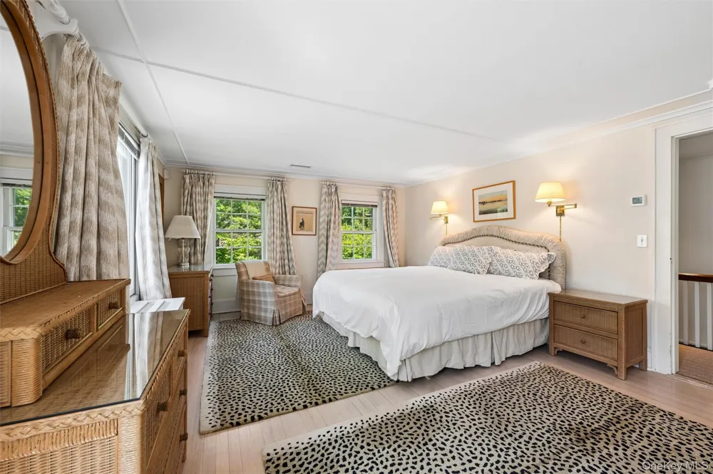 18 Jagger Lane Westhampton, NY 11977