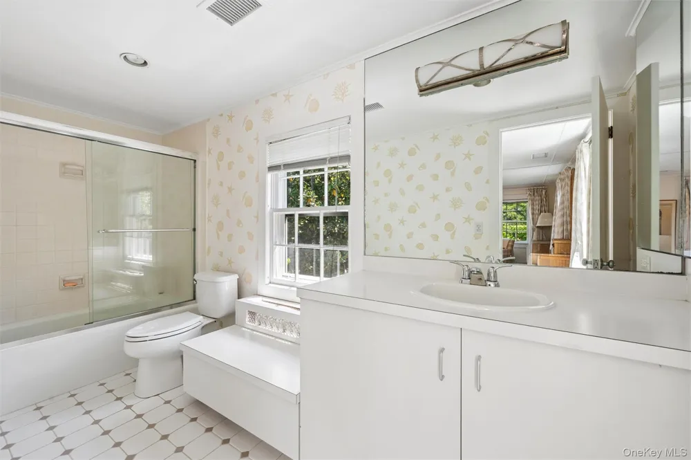 18 Jagger Lane Westhampton, NY 11977