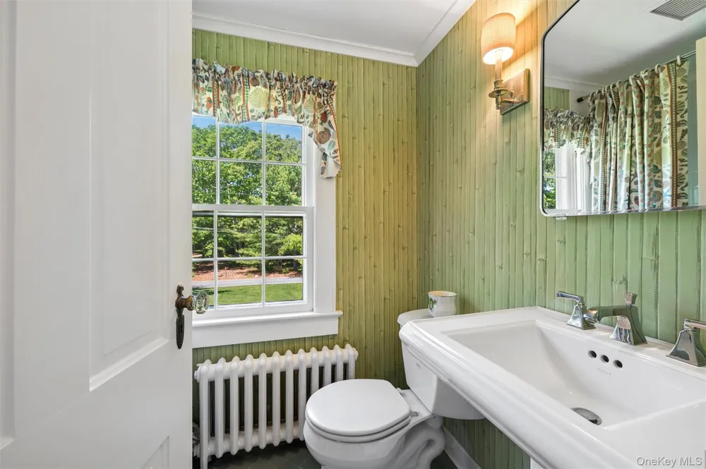 18 Jagger Lane Westhampton, NY 11977