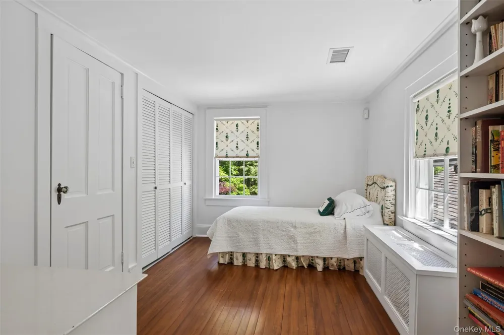 18 Jagger Lane Westhampton, NY 11977