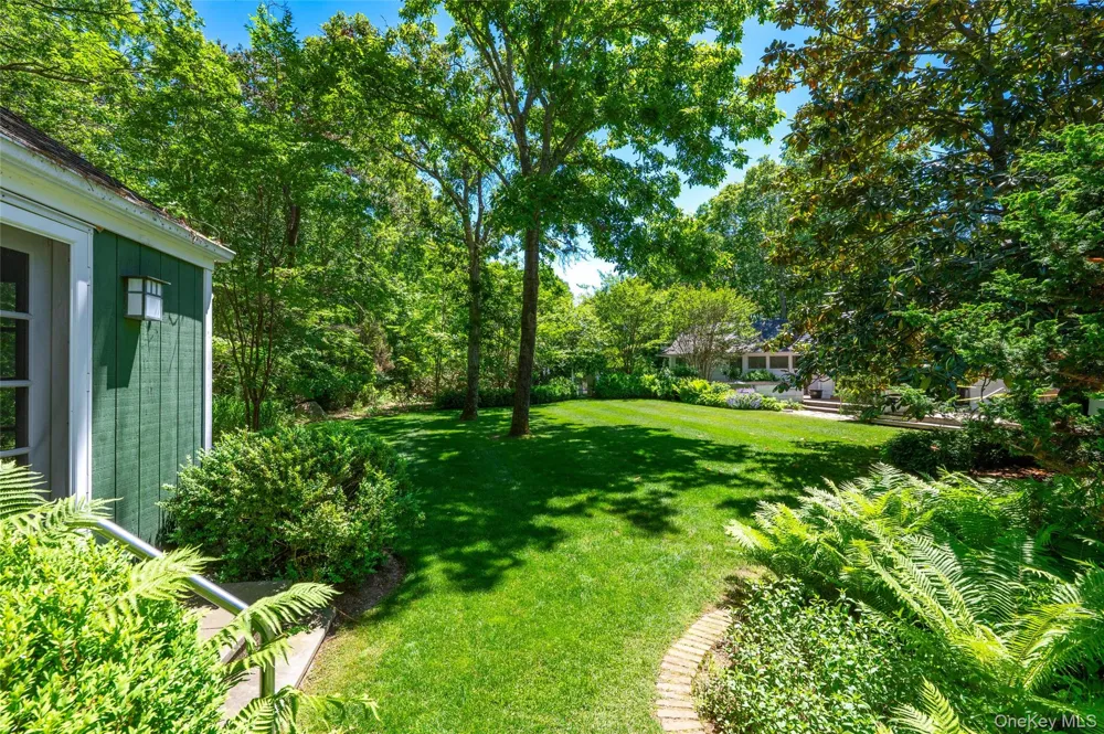 18 Jagger Lane Westhampton, NY 11977