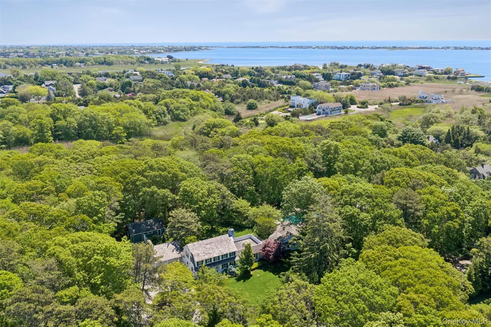 18 Jagger Lane Westhampton, NY 11977