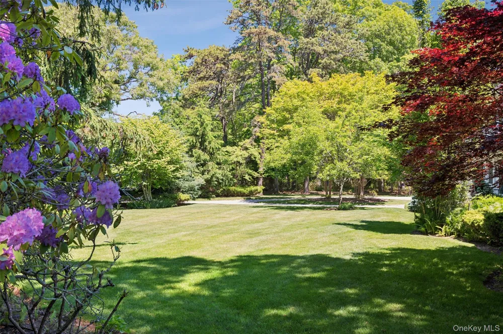 18 Jagger Lane Westhampton, NY 11977