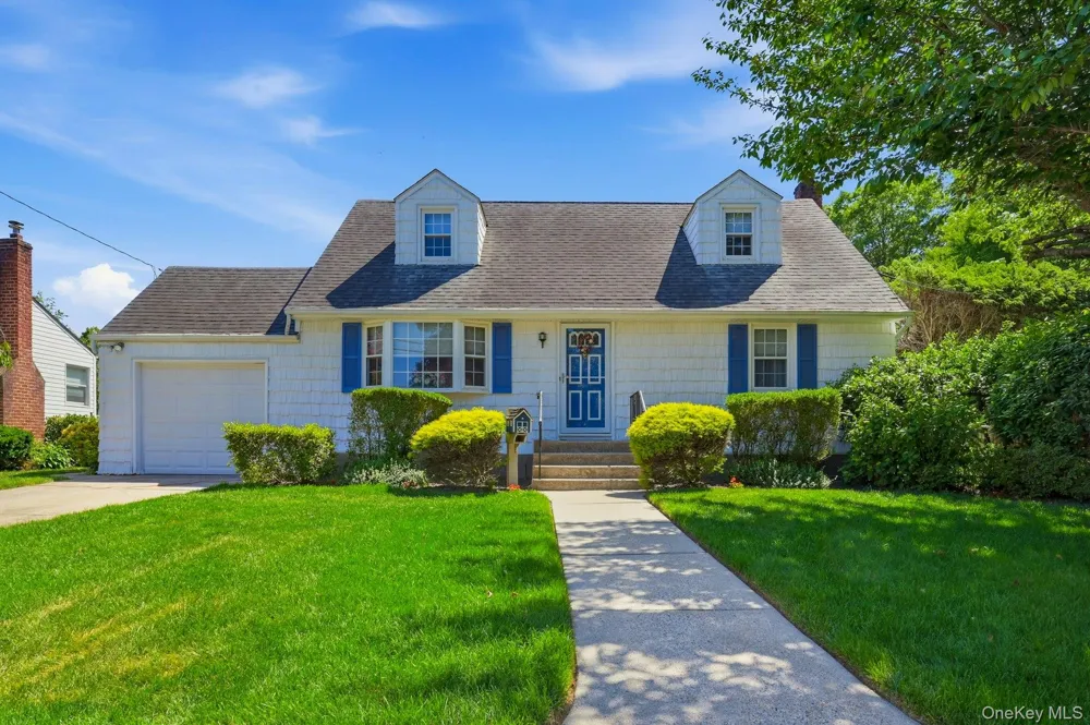 1 Dogwood Street Farmingdale, NY 11735