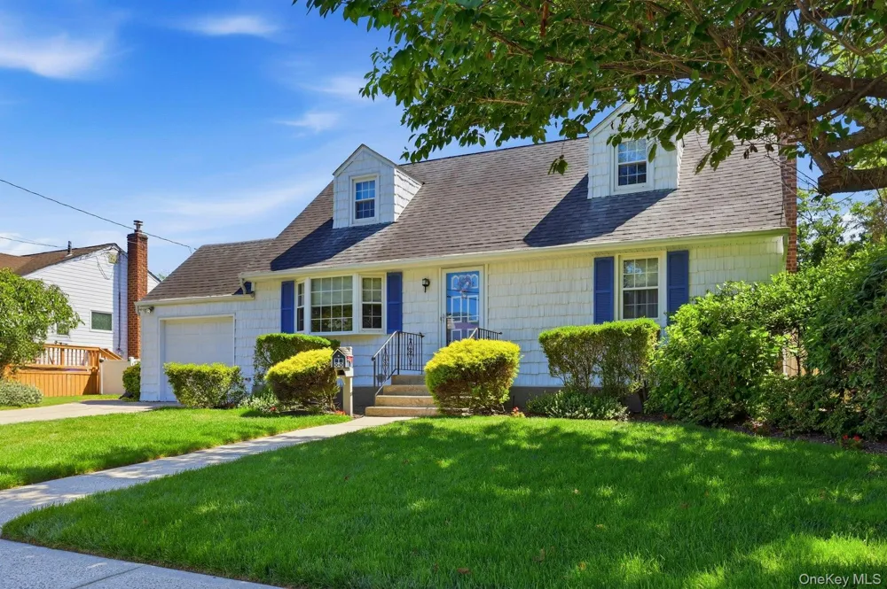 1 Dogwood Street Farmingdale, NY 11735