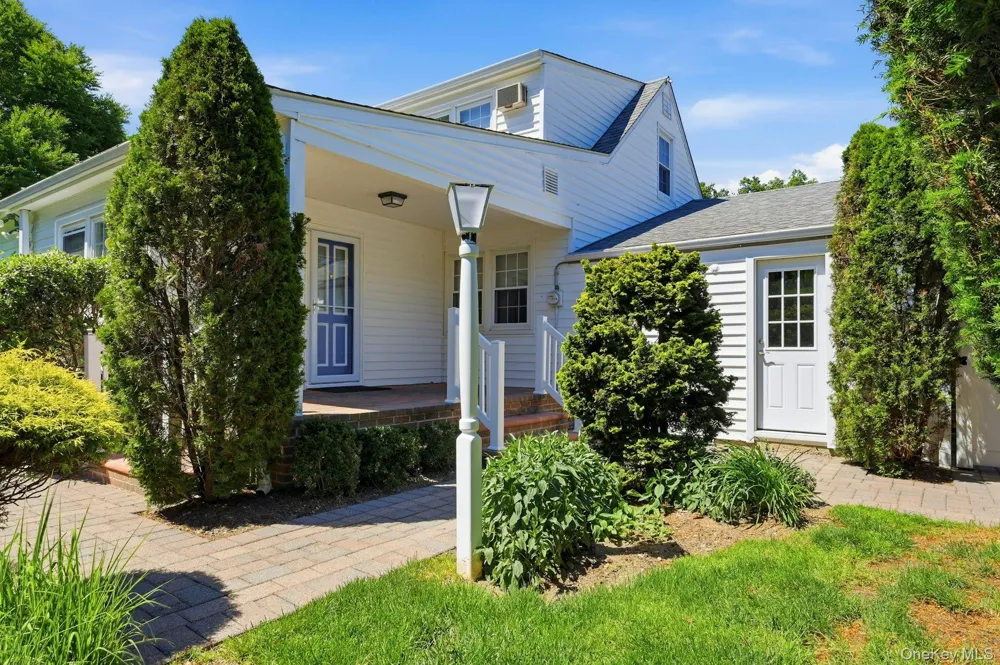 1 Dogwood Street Farmingdale, NY 11735