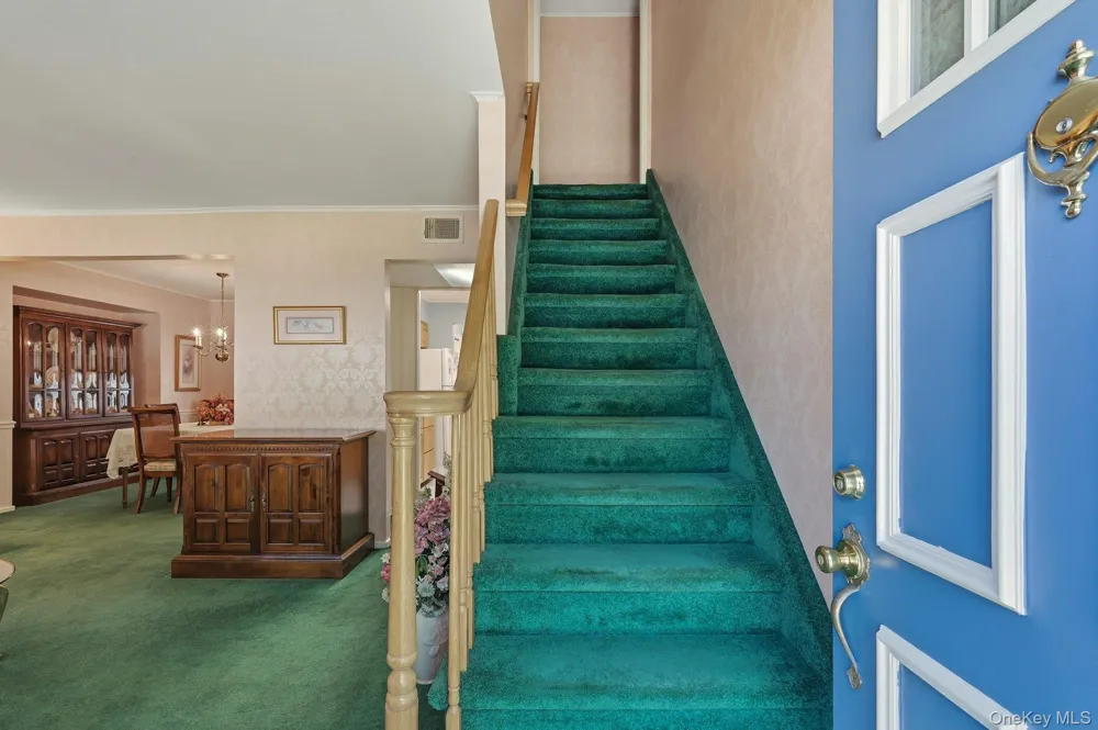 1 Dogwood Street Farmingdale, NY 11735