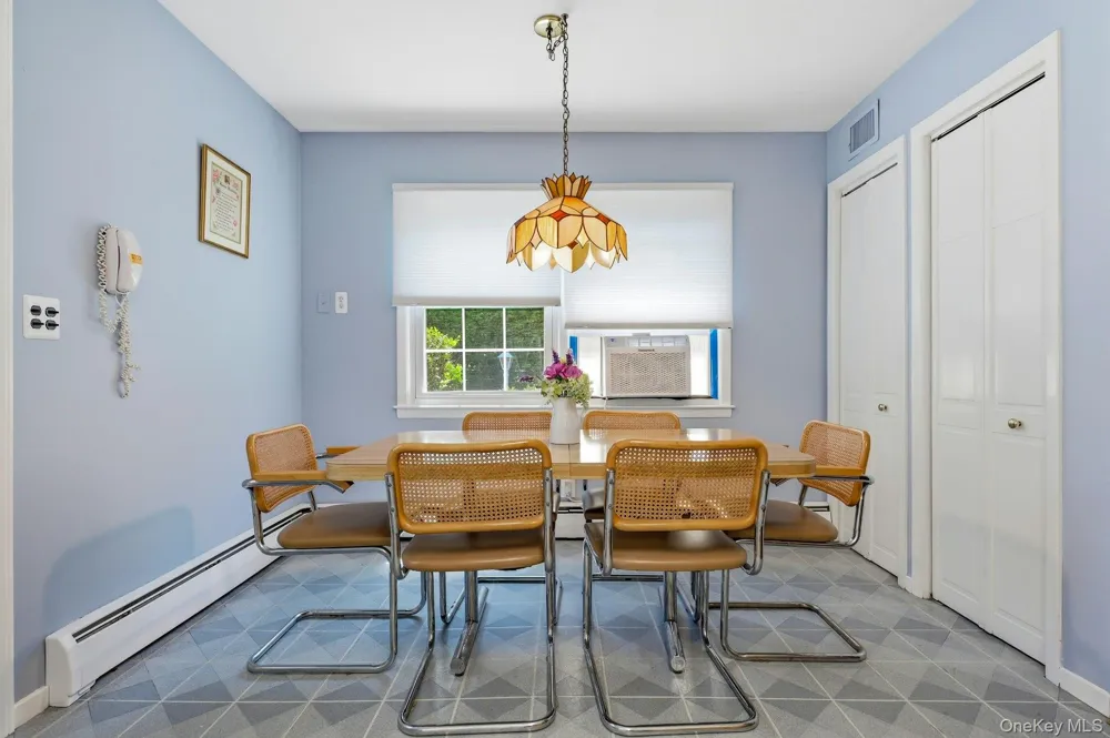 1 Dogwood Street Farmingdale, NY 11735