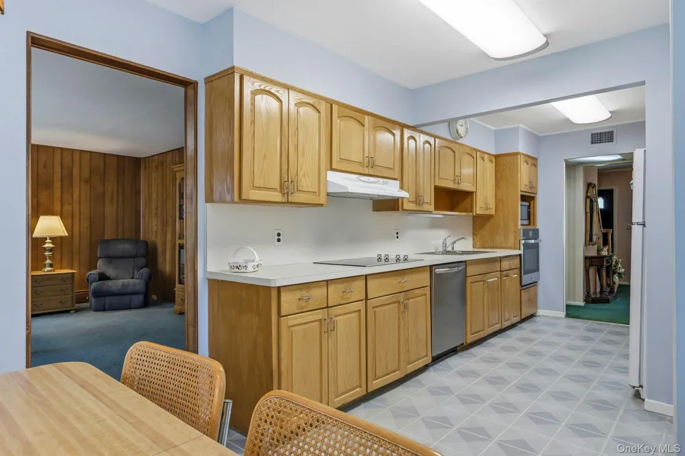 1 Dogwood Street Farmingdale, NY 11735
