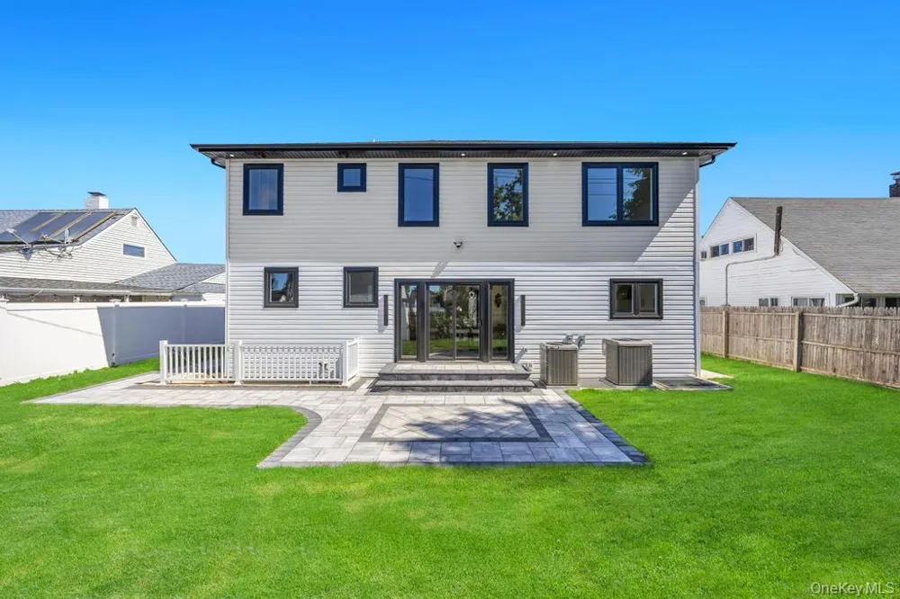 8 Table Lane Hicksville, NY 11801