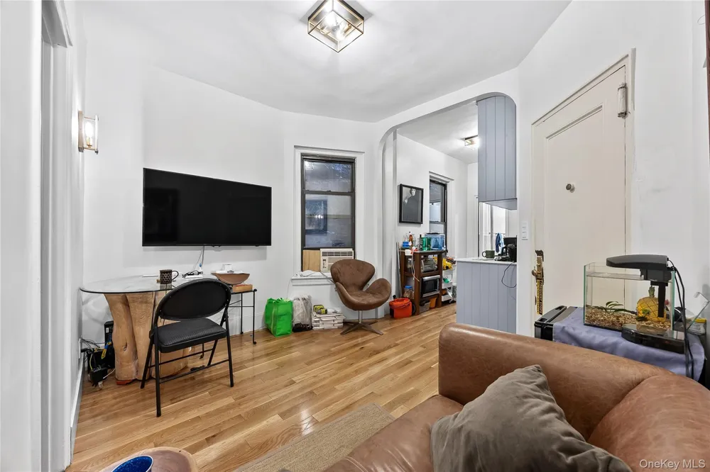 228 W 17th Street #2A New York (Manhattan), NY 10011