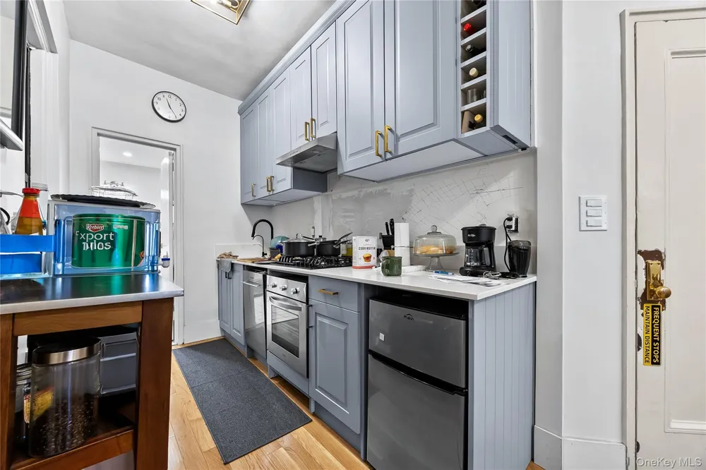228 W 17th Street #2A New York (Manhattan), NY 10011