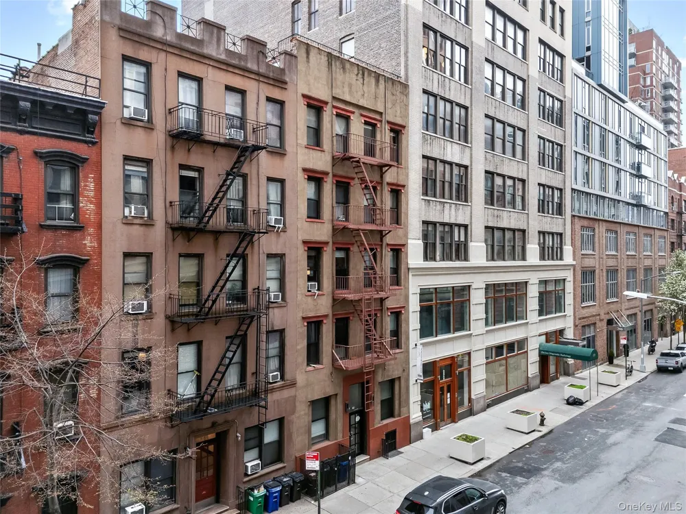 228 W 17th Street #2A New York (Manhattan), NY 10011