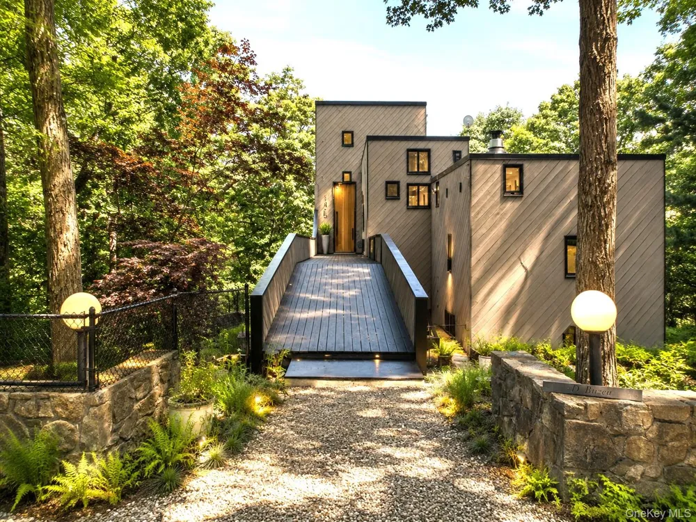 8 Cliff Court Carmel, NY 10512