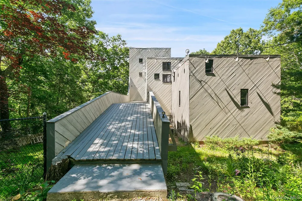 8 Cliff Court Carmel, NY 10512