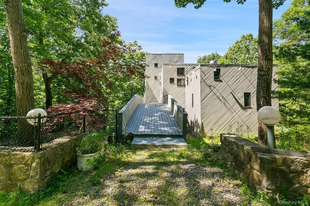 8 Cliff Court Carmel, NY 10512