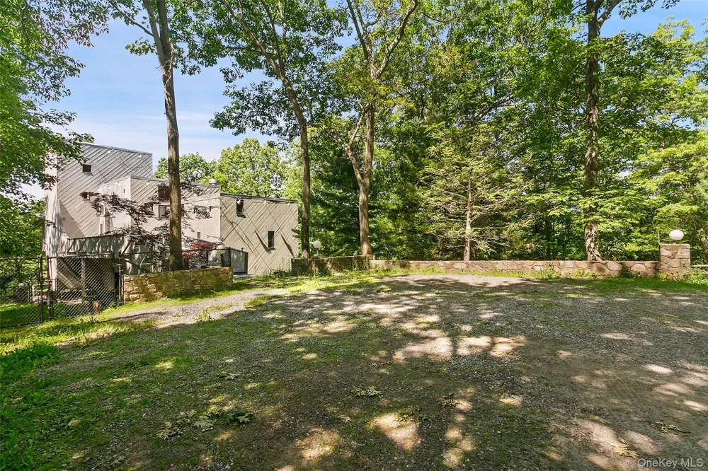 8 Cliff Court Carmel, NY 10512