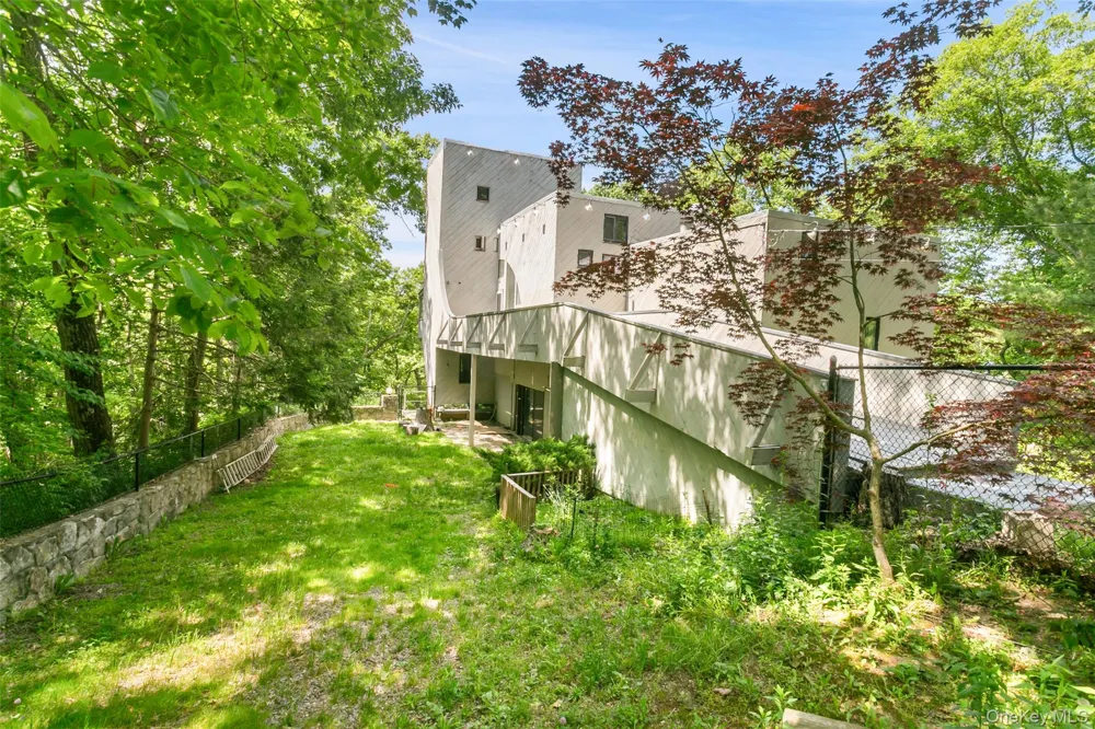 8 Cliff Court Carmel, NY 10512