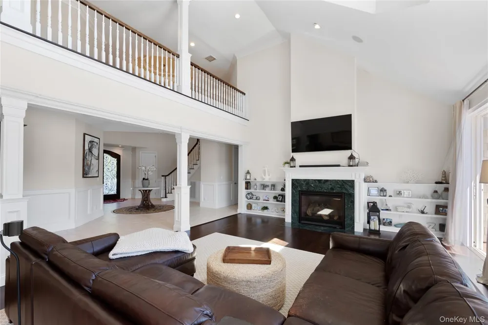 65 W Bayberry Road Islip, NY 11751