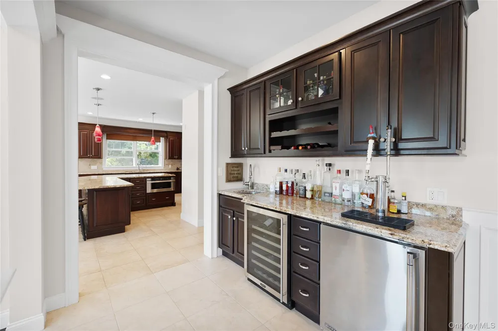 65 W Bayberry Road Islip, NY 11751
